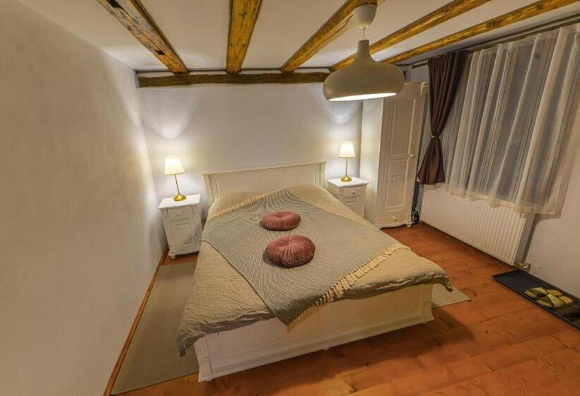 带大床的高级房间, Flori Haus Saschiz