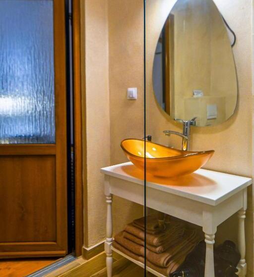 اتاق سوپریور با تخت بزرگ, Flori Haus Saschiz