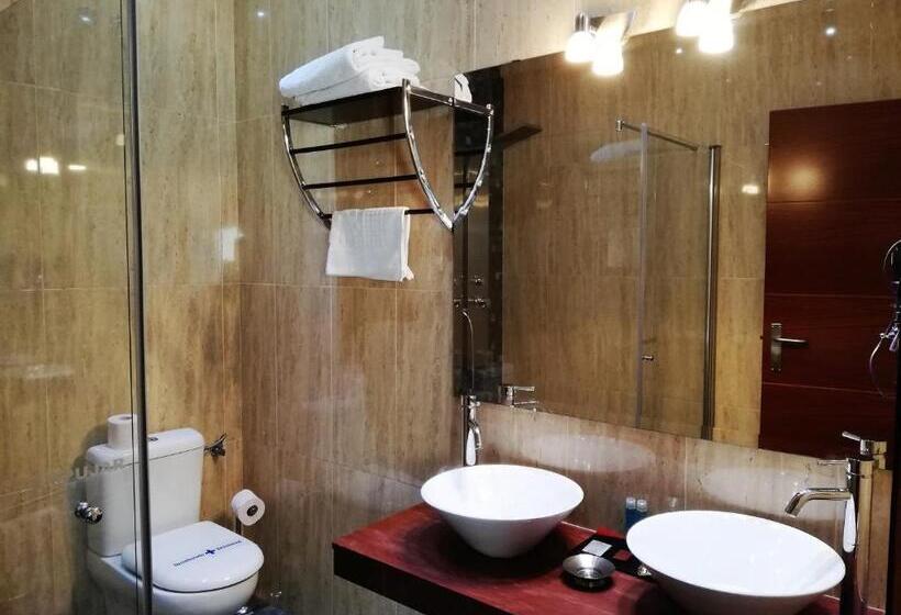 اتاق خانوادگی, Lb Lebrija By Ma 22 Puntos