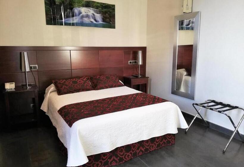 اتاق خانوادگی, Lb Lebrija By Ma 22 Puntos