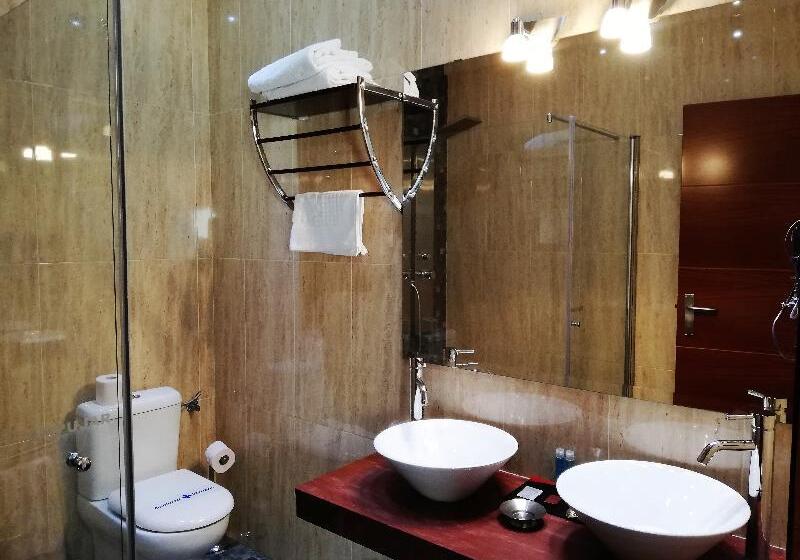 اتاق خانوادگی, Lb Lebrija By Ma 22 Puntos