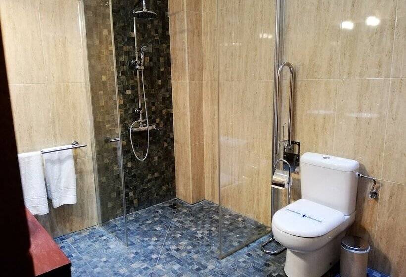 اتاق خانوادگی, Lb Lebrija By Ma 22 Puntos