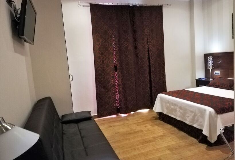 اتاق خانوادگی, Lb Lebrija By Ma 22 Puntos