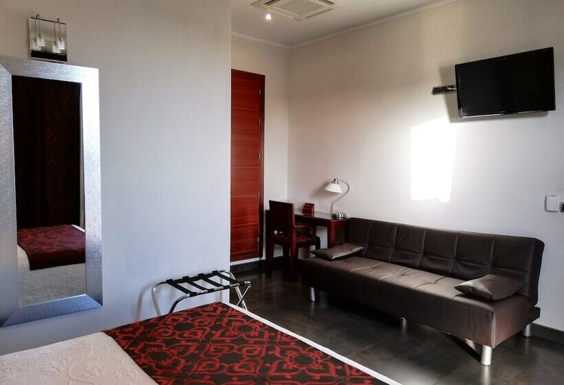 اتاق خانوادگی, Lb Lebrija By Ma 22 Puntos