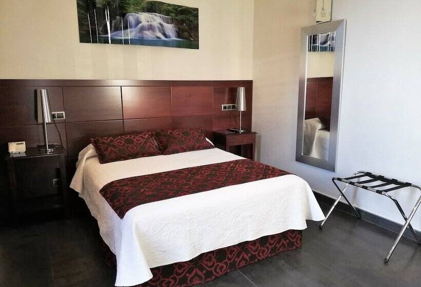 اتاق خانوادگی, Lb Lebrija By Ma 22 Puntos