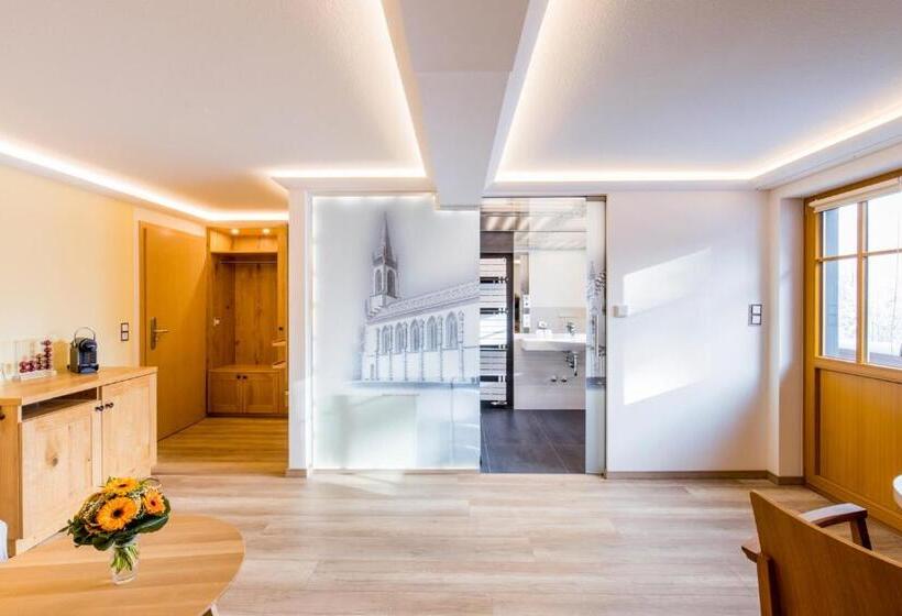 جناح جونيور مزوَّد بشرفة, Rubezahlbaude