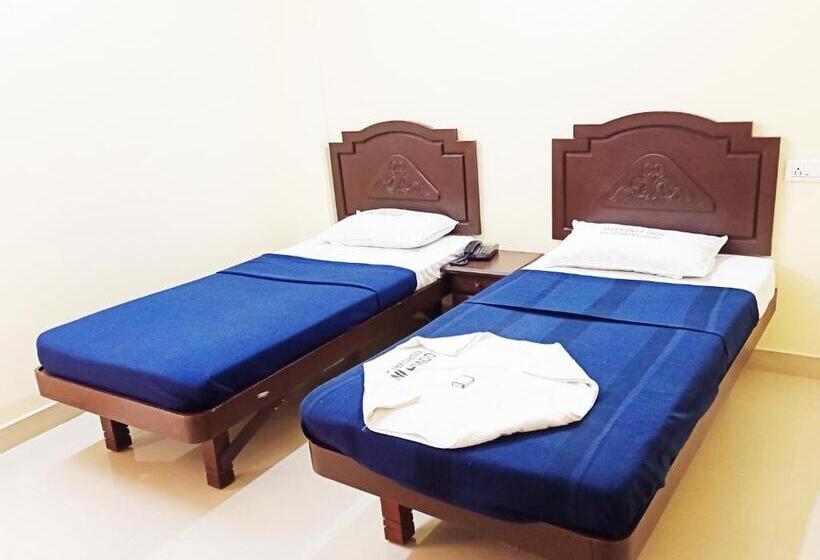 غرفة قياسية, Govind Inn