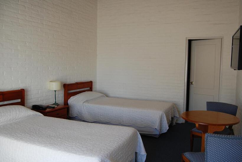 标准单人间, Mercedes Rambla