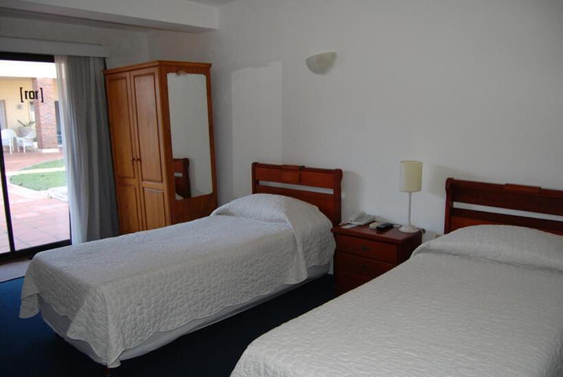 اتاق استاندارد یک نفره, Mercedes Rambla
