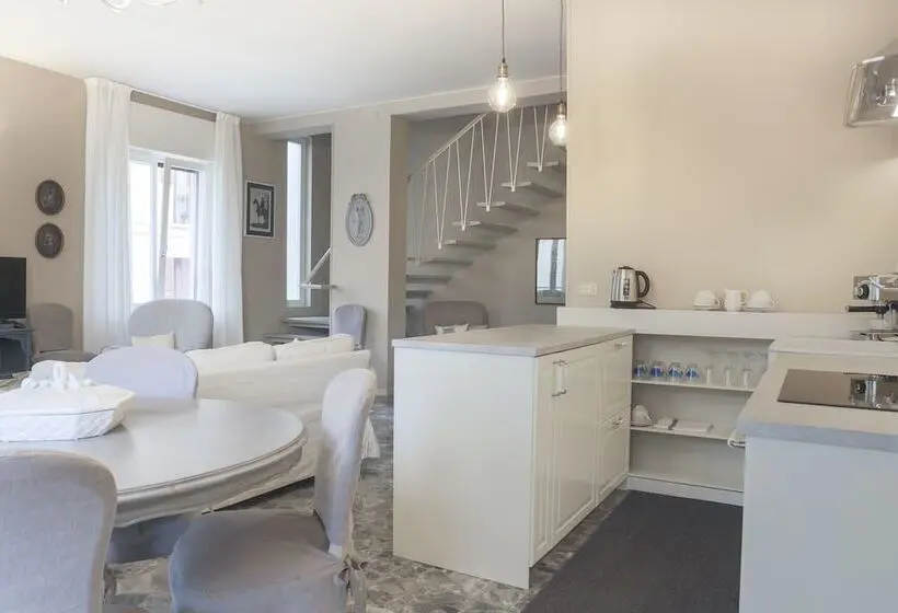 スタンダードシティビュールーム, Casa Dello Speziale