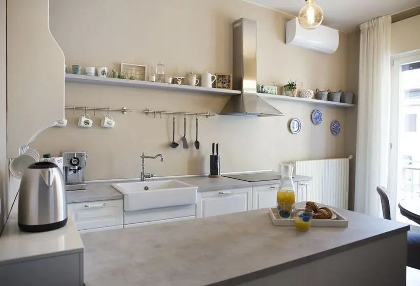 スタンダードシティビュールーム, Casa Dello Speziale