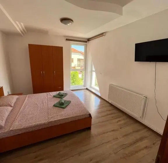 2ベッドルームアパートメント, Vila Nei