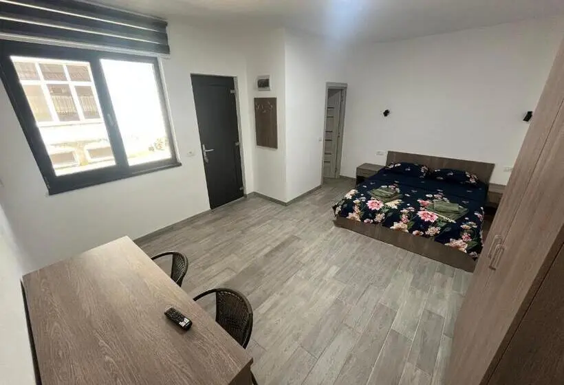 デラックスルーム, Vila Nei