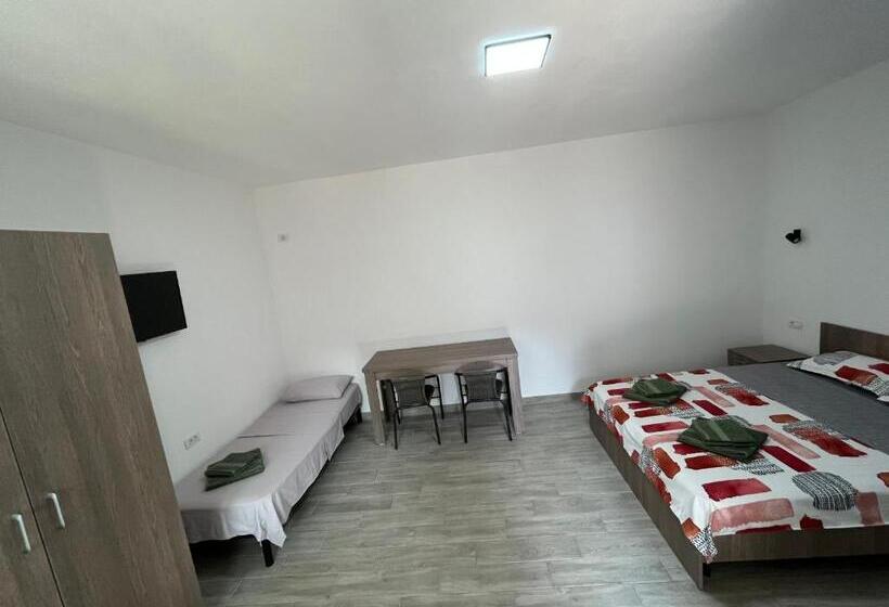Трехместный Номер Deluxe, Vila Nei
