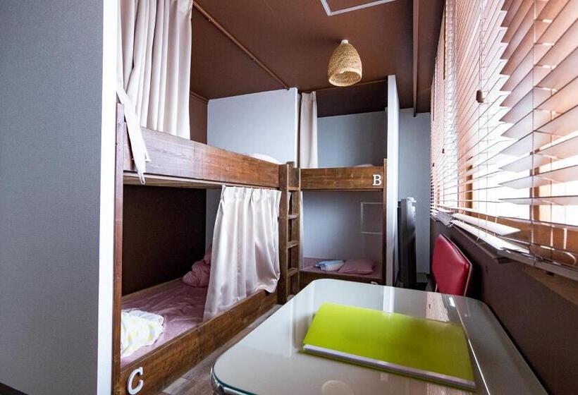 חדר סטנדרט לארבעה, Clover House Sapporo