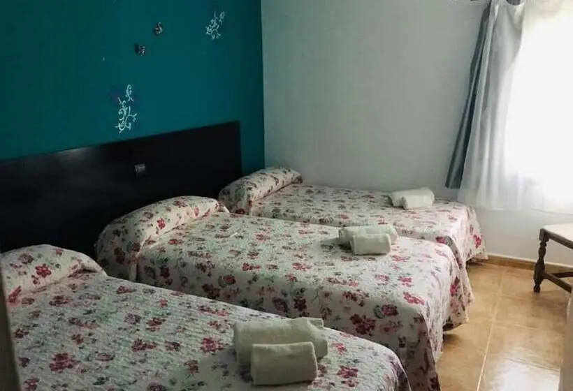 スタンダードルーム, Hostal Catedritos Ibéricos A 5 Km 154 A 5 Km De Oropesa A 1 Km De Herreruela De Oropesa