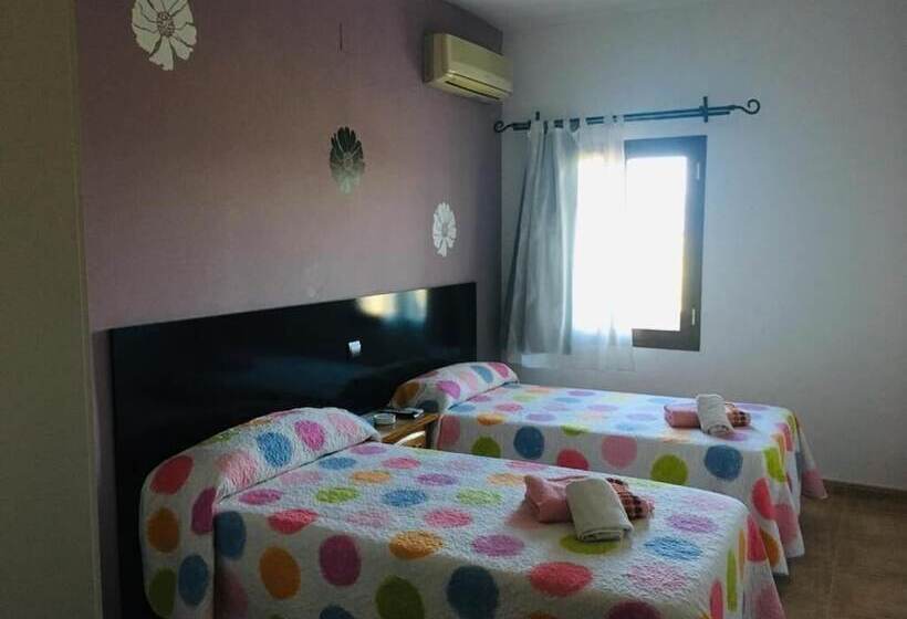 Номер Стандарт, Hostal Catedritos Ibéricos A 5 Km 154 A 5 Km De Oropesa A 1 Km De Herreruela De Oropesa