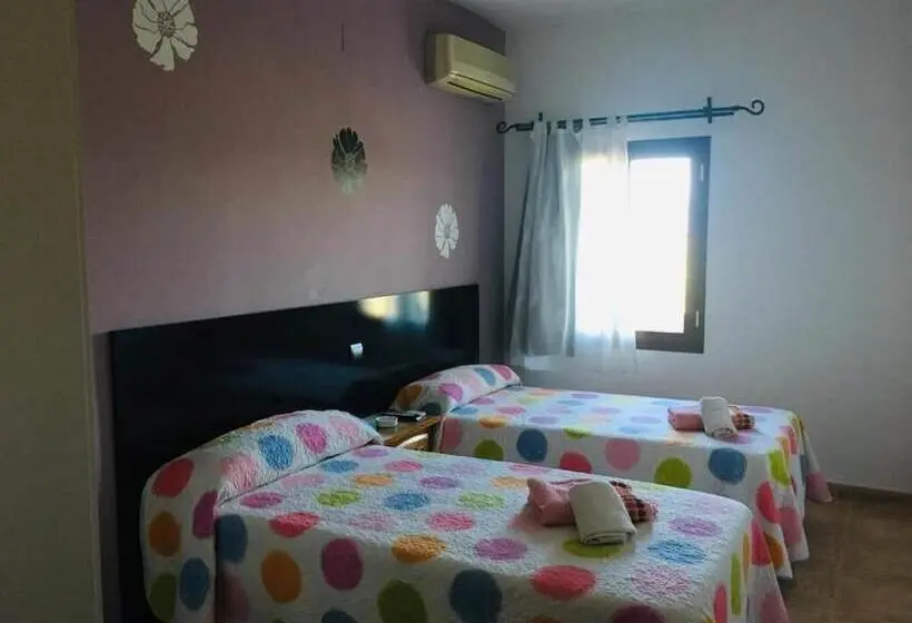 スタンダードシングルルーム, Hostal Catedritos Ibéricos A 5 Km 154 A 5 Km De Oropesa A 1 Km De Herreruela De Oropesa