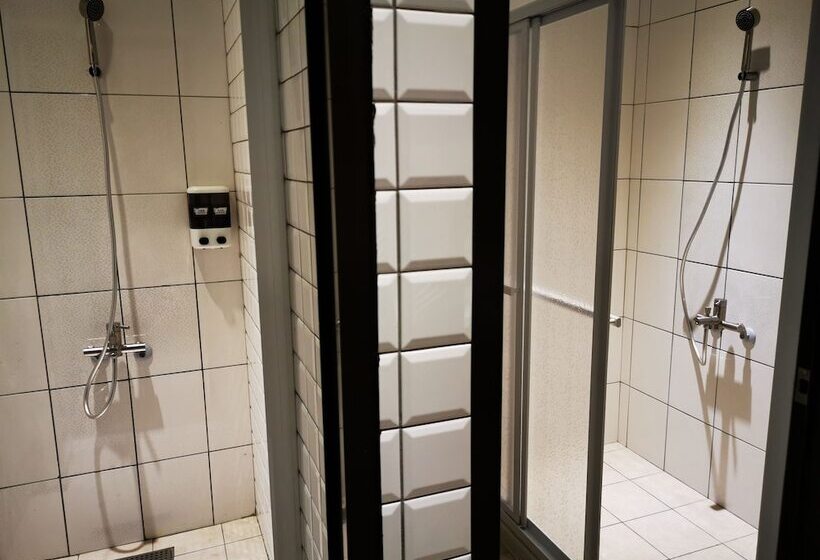 اتاق استاندارد سه تخته با سرویس بهداشتی مشترک, Bluewater Hotel Xpark Gloria Outlets Taoyuan Baseball Stadium