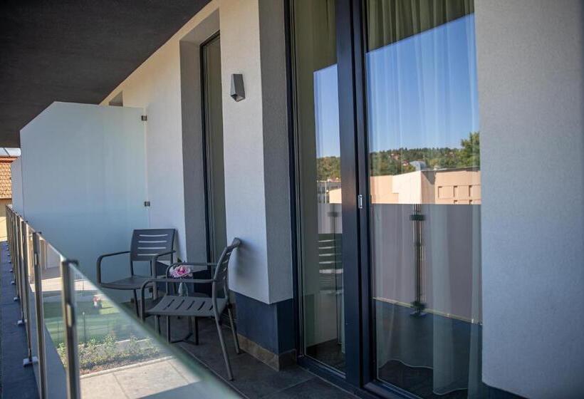 חדר סטנדרט עם מרפסת, Lignum