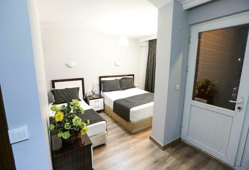 スタンダードトリプルルーム, Papi̇llonada