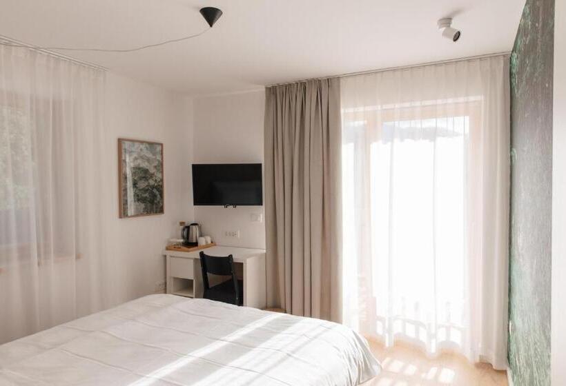 اتاق استاندارد با بالکن, Majerca