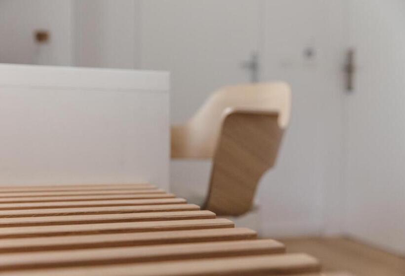 اتاق استاندارد یک نفره, Majerca