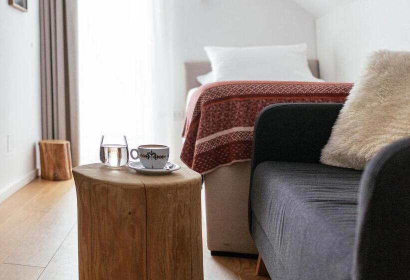 اتاق استاندارد یک تخته با بالکن, Majerca