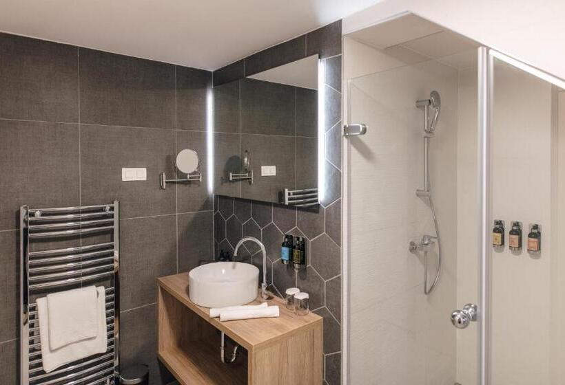 سوییت لوکس, Majerca