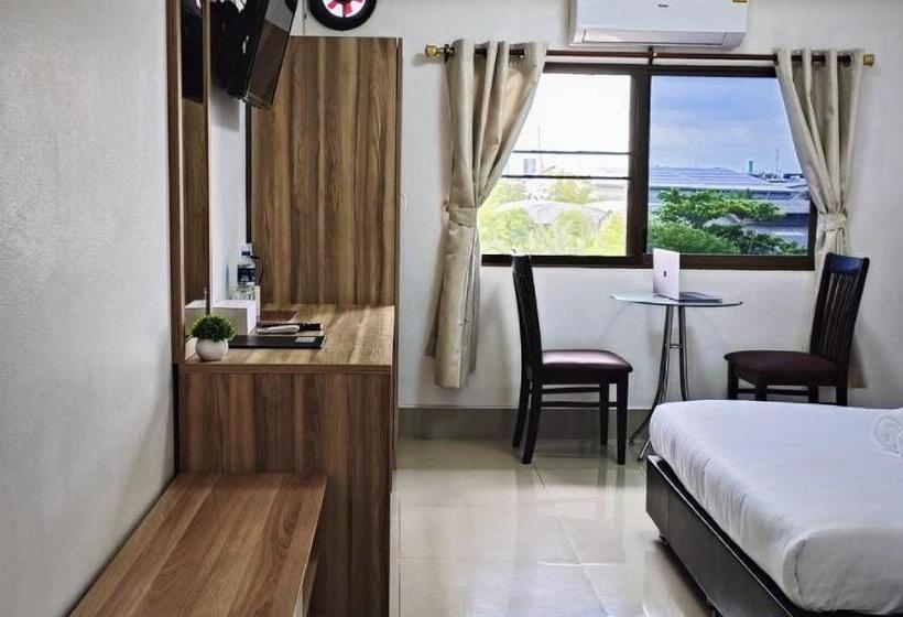 スーペリアールーム, Rimnam Hotel Suk Sawat 70