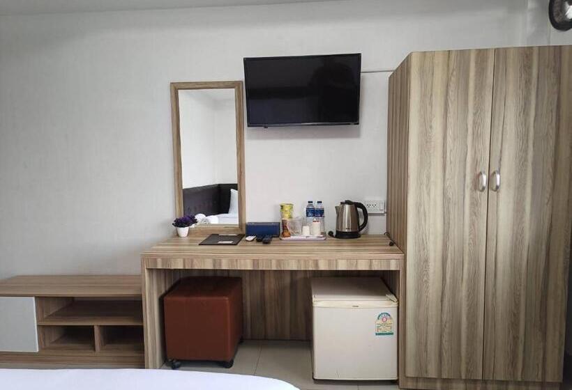 スーペリアールーム, Rimnam Hotel Suk Sawat 70