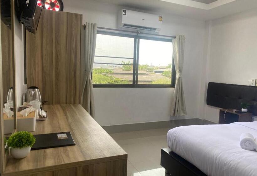 スーペリアールーム, Rimnam Hotel Suk Sawat 70