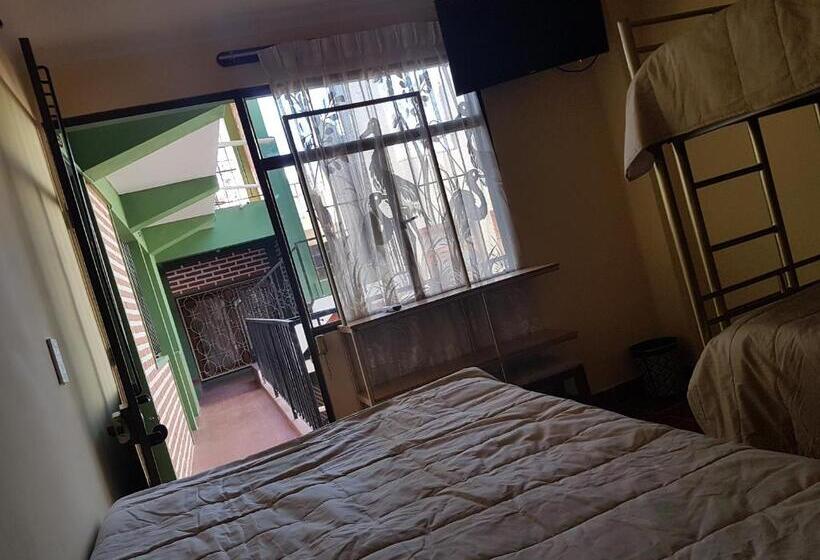 اتاق استاندارد سه تخته با سرویس بهداشتی مشترک, Hostel Buen Descanso