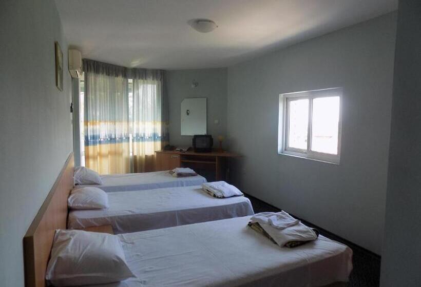 ファミリールーム, Hostel Papagal