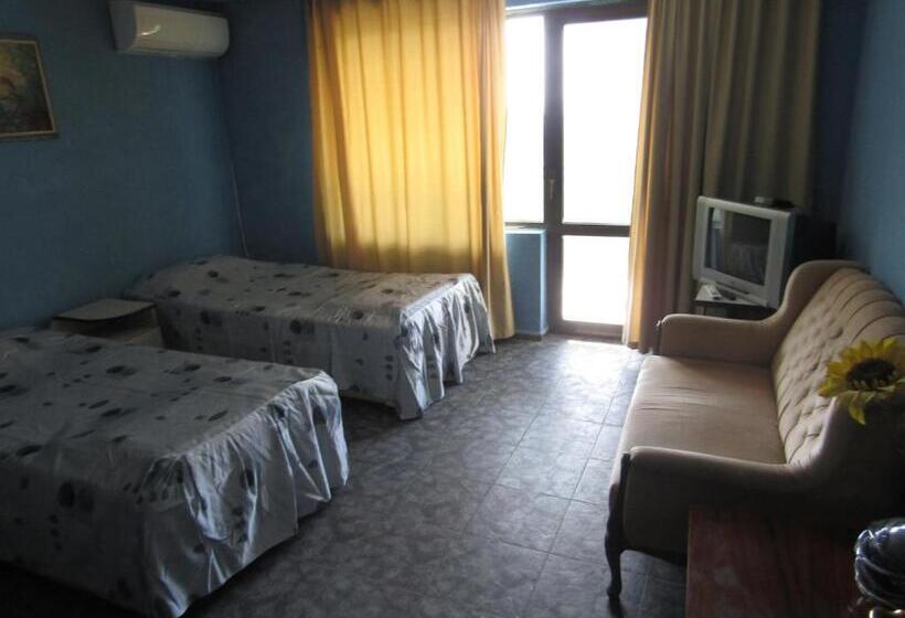 スタンダードルーム, Hostel Papagal