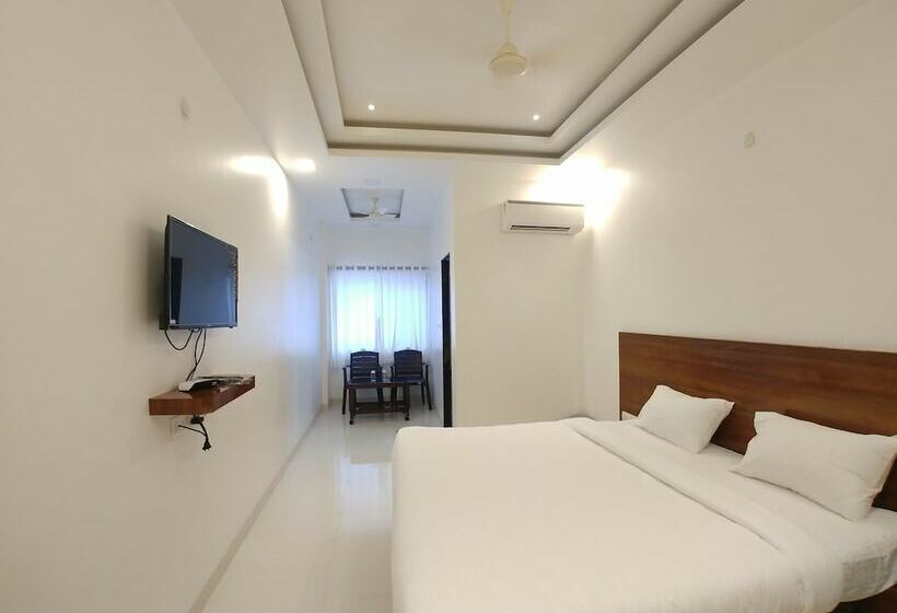 Номер Deluxe, Jagadguru Lonavala
