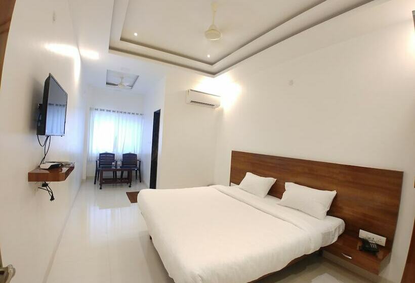 Номер Deluxe, Jagadguru Lonavala