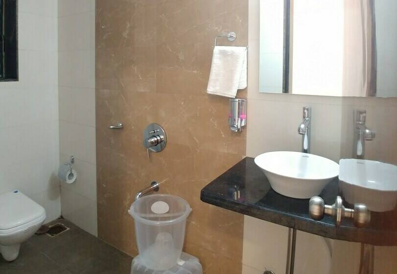 Номер Deluxe, Jagadguru Lonavala