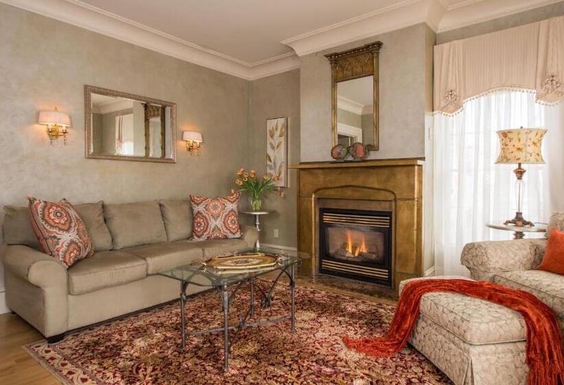 Люкс с гидромассажем, Captain Farris House