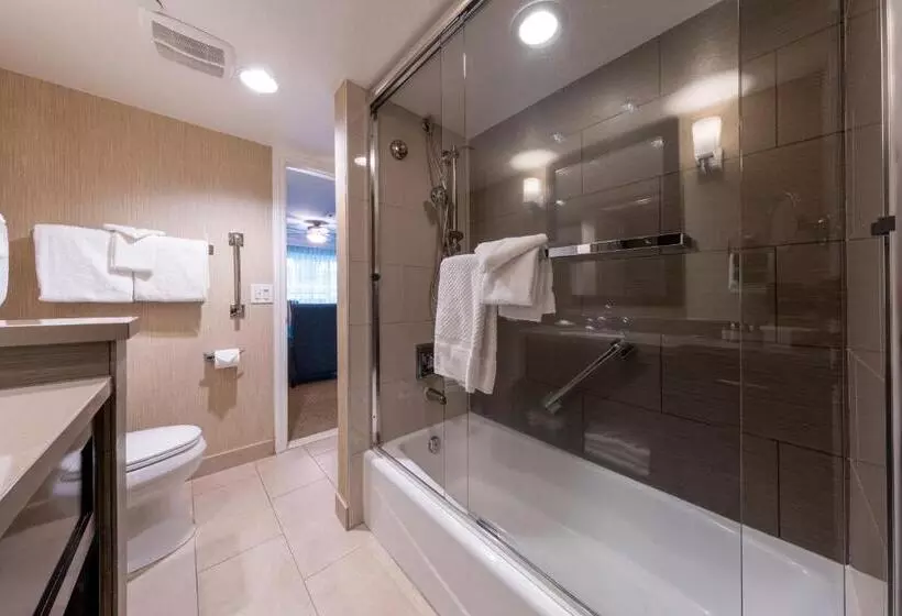 سوییت, Carlsbad Inn Beach Resort