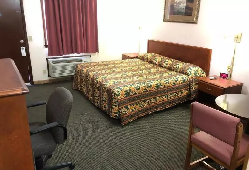 キングサイズベッドのスタンダードルーム, Budget Host Inn   Emporia