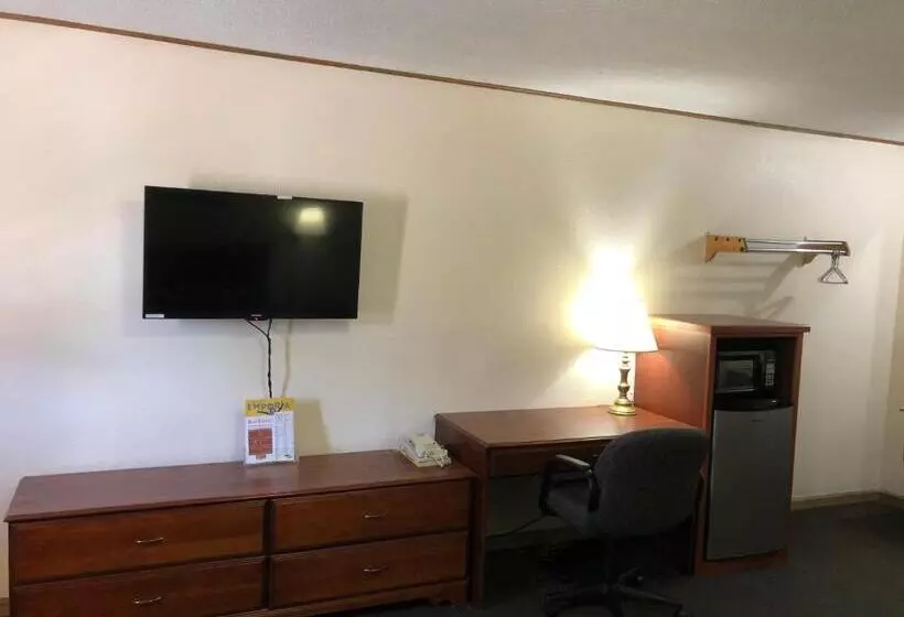 キングサイズベッドのスタンダードルーム, Budget Host Inn   Emporia