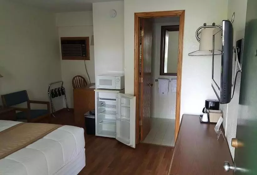 デラックスファミリールーム, Budget Host Inn