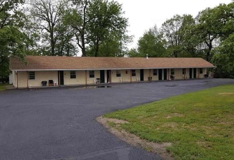 디럭스 패밀리 룸, Budget Host Inn