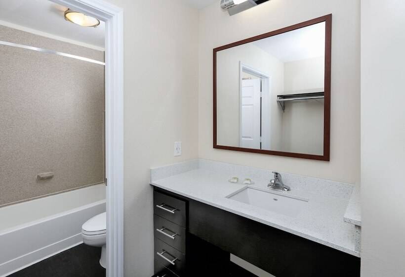 Suite, Candlewood Suites Dallas Market Center Love Field, An Ihg