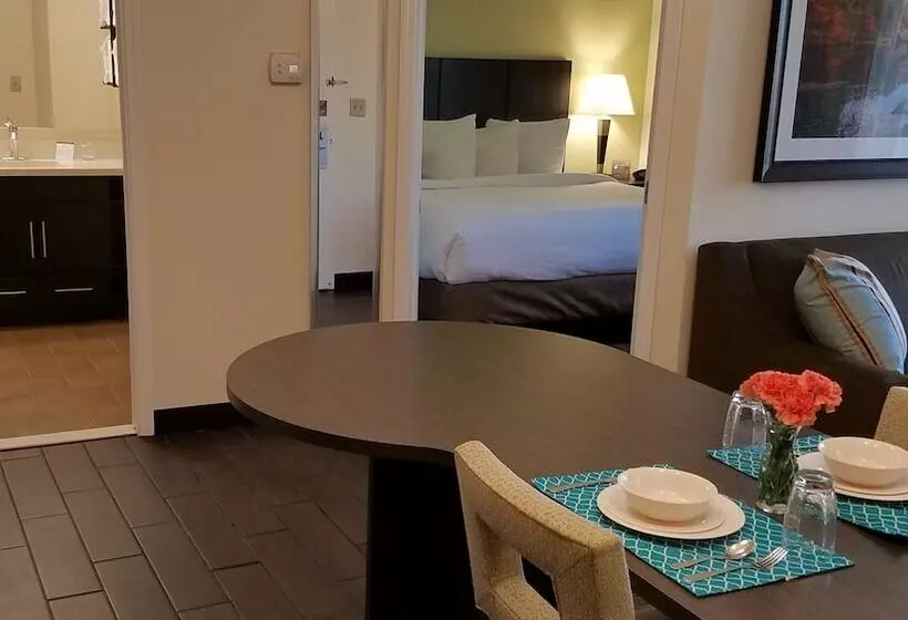 キングサイズベッドのスイートルーム, Candlewood Suites   East Syracuse   Carrier Circle, An Ihg