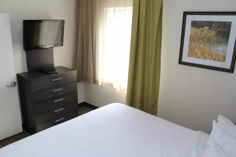キングサイズベッドのスイートルーム, Candlewood Suites   East Syracuse   Carrier Circle, An Ihg