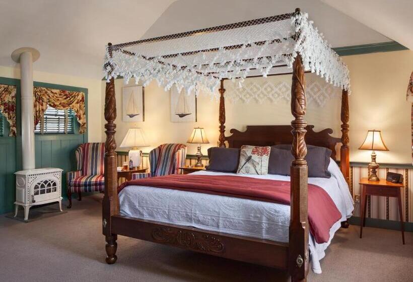 キングサイズベッドのスーペリアルーム, Captain's House Inn