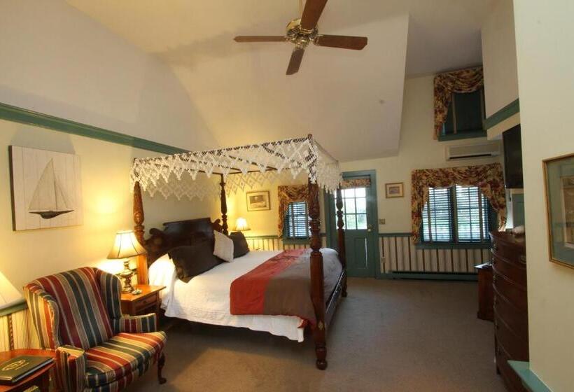 キングサイズベッドのスーペリアルーム, Captain's House Inn