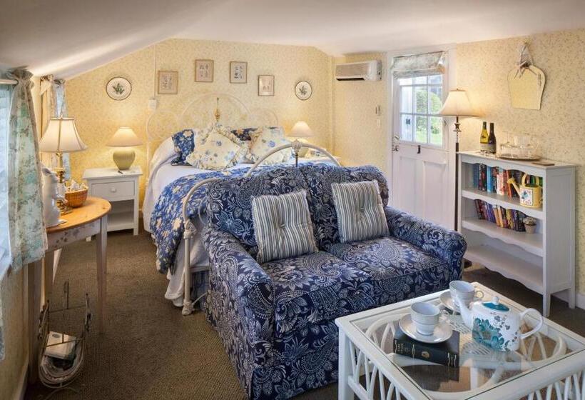 クイーンサイズベッドのスタンダードルーム, Captain's House Inn